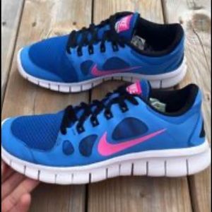 Nike shoes size 7 Womens. Worn a handful of times